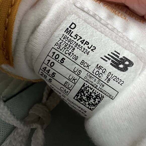 New Balance 574 Yellow White Suede Classic Running Shoes Sneakers Men's 10.5 - Picture 4 of 16